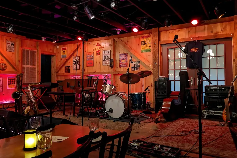 Daryl's House Restaurant & Live Music Club